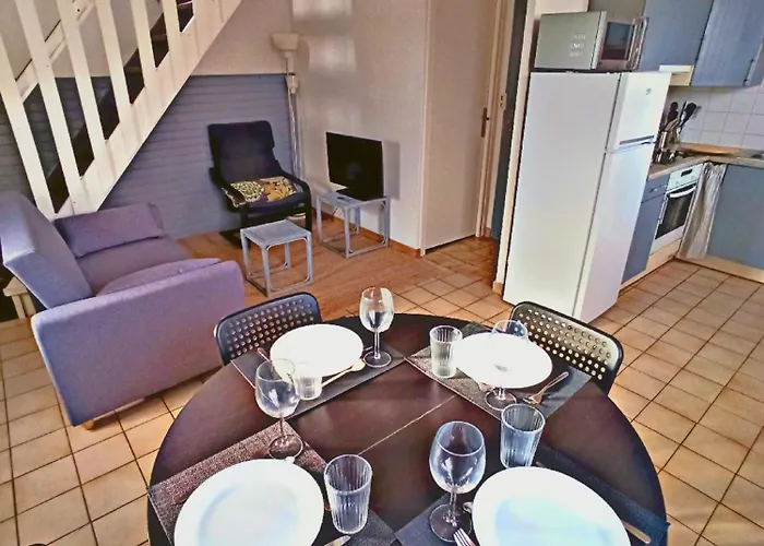 Chez M\'Th